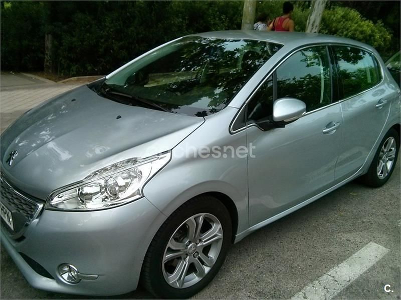 Usado Peugeot 208 Allure 92 CV (67 kW) 2013 Gris / plata Utilitario