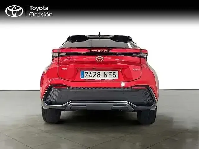 Usado Toyota C-HR 140 CV (102 kW) 2025 Rojo SUV