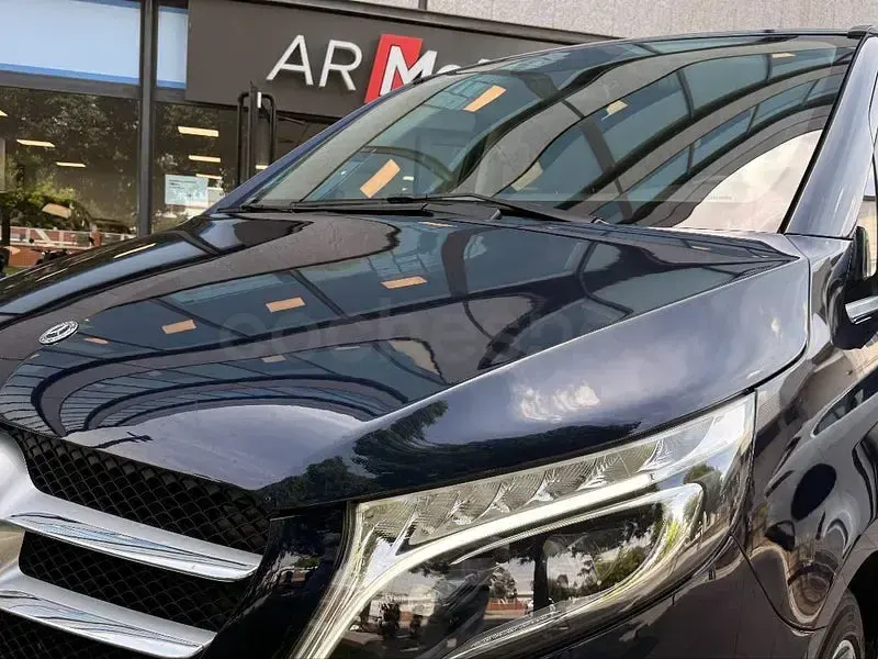 Usado Mercedes V250 Avantgarde 190 CV (139 kW) 2021 Azul Monovolumen