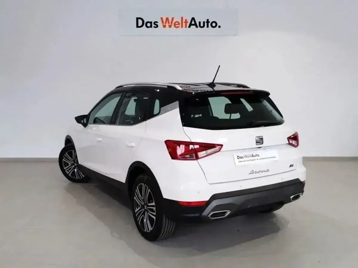 Usado Seat Arona FR 116 CV (85 kW) 2025 Blanco SUV