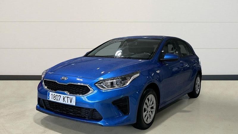 Usado Kia Ceed 100 CV (73 kW) 2019 Azul Utilitario