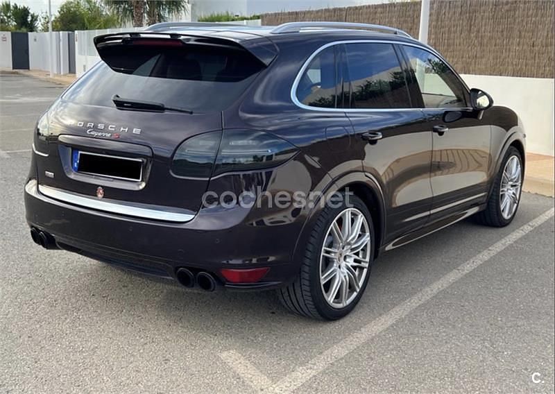 Usado Porsche Cayenne 240 CV (176 kW) 2012 Granate SUV