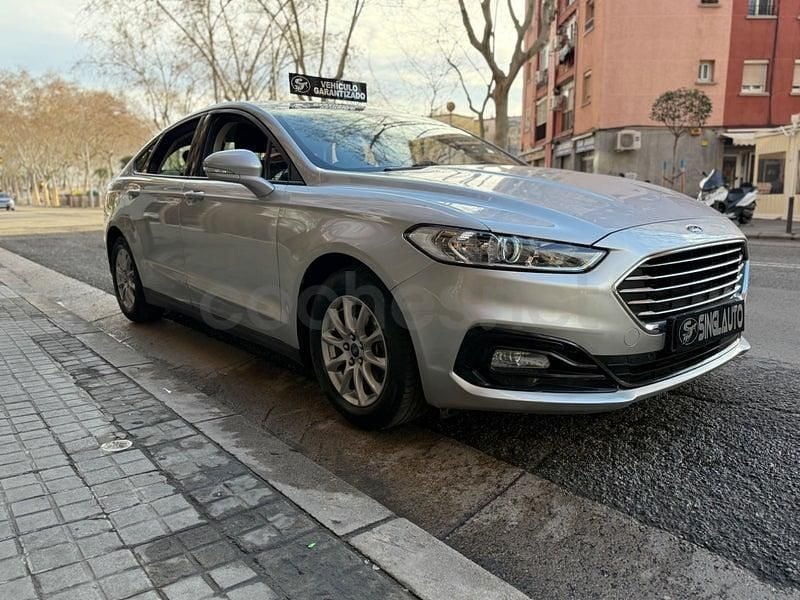 Usado Ford Mondeo Trend 150 CV (110 kW) 2020 Gris / plata Berlina