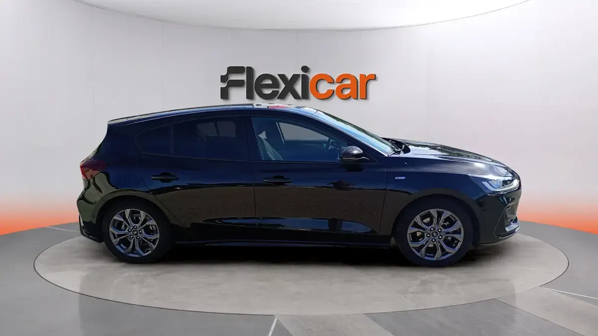Usado Ford Focus ST-Line 155 CV (114 kW) 2023 Negro Berlina