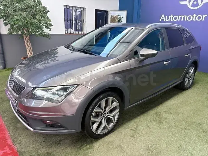 Usado Seat Leon 4Drive 184 CV (135 kW) 2015 Marrón Familiar