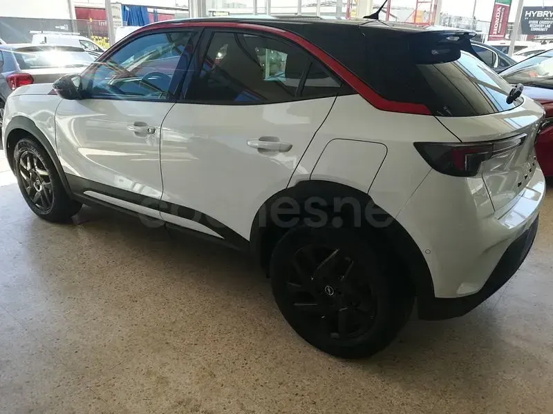 Usado Opel Mokka GS Line 110 CV (80 kW) 2021 Blanco SUV