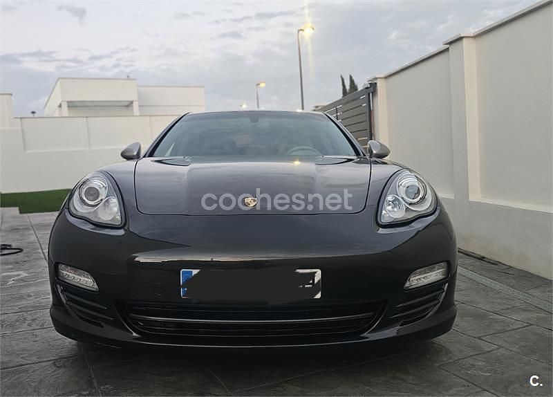 Usado Porsche Panamera 310 CV (228 kW) 2012 Negro Utilitario