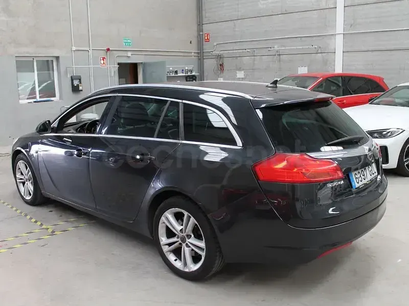 Usado Opel Insignia Cosmo 160 CV (117 kW) 2010 Gris / plata Familiar