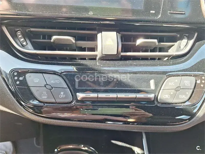 Usado Toyota C-HR Advance 122 CV (89 kW) 2018 Gris / plata SUV