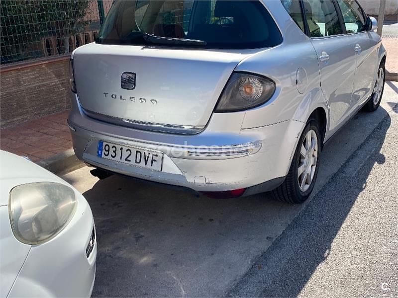 Usado Seat Toledo Stylance 140 CV (102 kW) 2006 Gris / plata Berlina