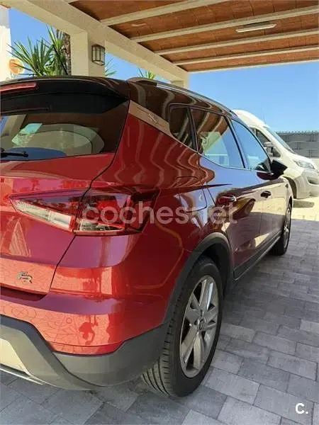 Usado Seat Arona FR 110 CV (80 kW) 2020 Granate SUV