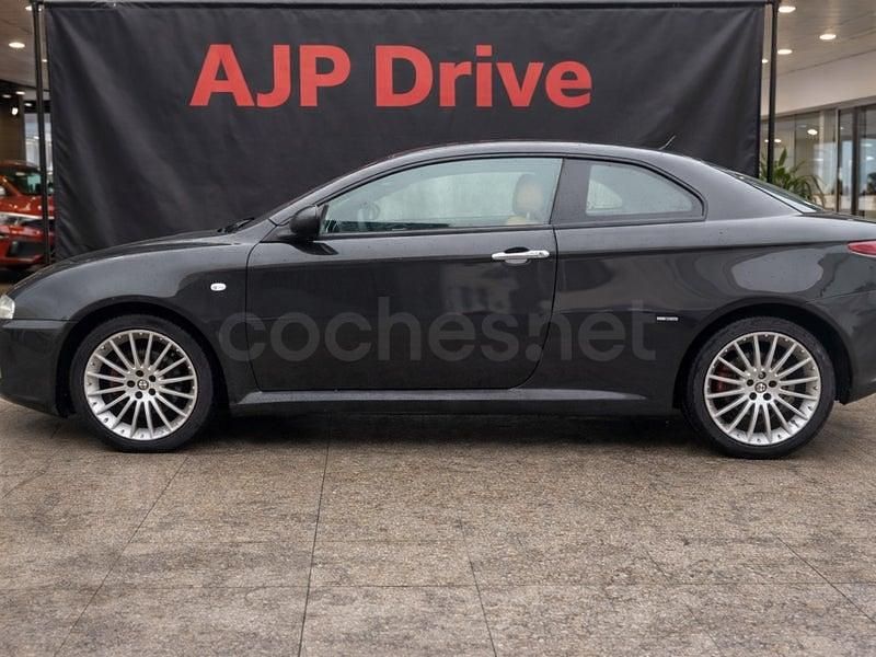 Usado Alfa Romeo GT 150 CV (110 kW) 2007 Negro Coupe