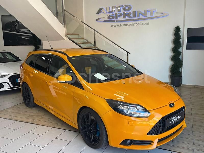 Amarillo Usado 2014 Ford Focus ST Familiar | 15.990 € - Imagen 1/4