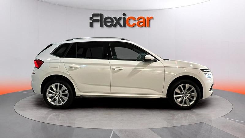Usado Skoda Kamiq Style 110 CV (80 kW) 2022 Blanco SUV