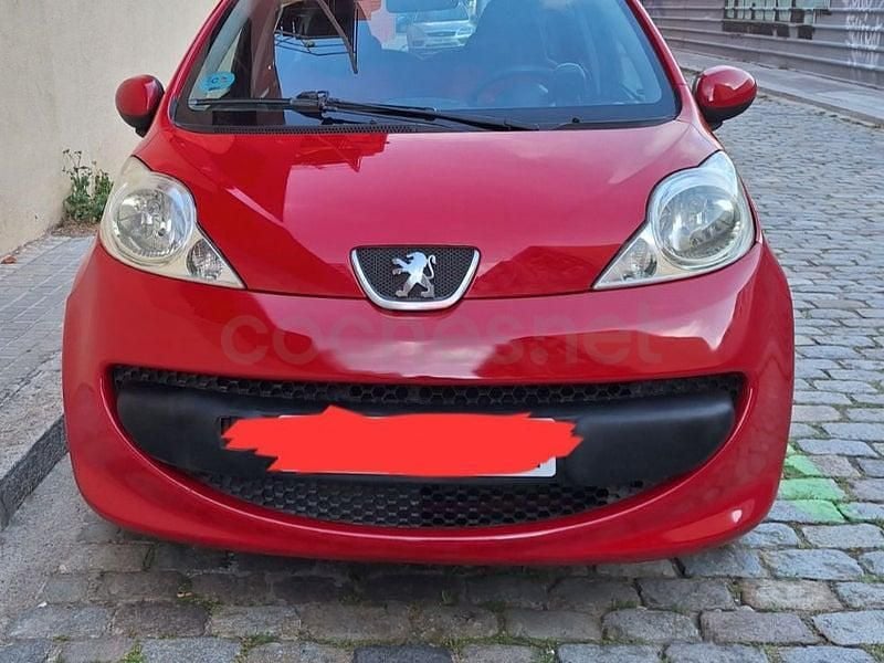 Usado Peugeot 107 68 CV (50 kW) 2007 Rojo Utilitario