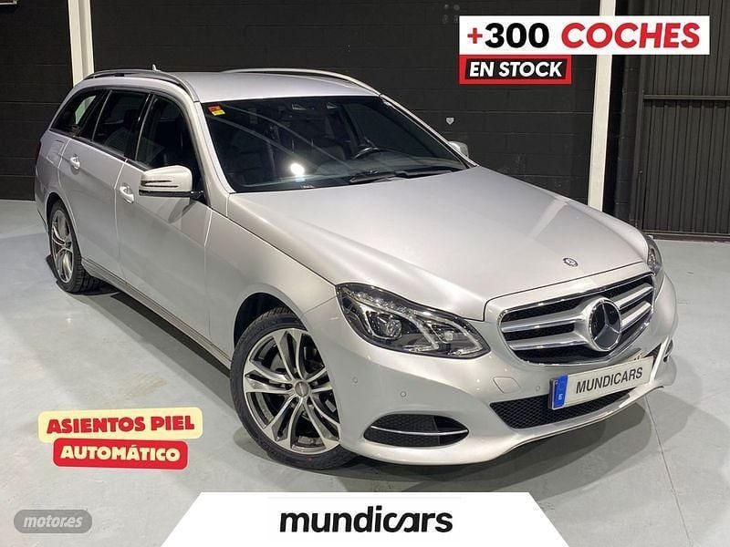 Plateado Usado 2016 Mercedes E200 Avantgarde Familiar | 19.990 € (Un poco caro) - Imagen 1/4