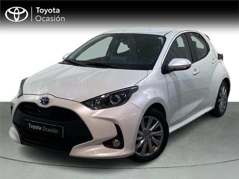 Usado 2023 Toyota Yaris Hybrid Active Monovolumen | 21.490 € (Precio justo) - Imagen 1/4