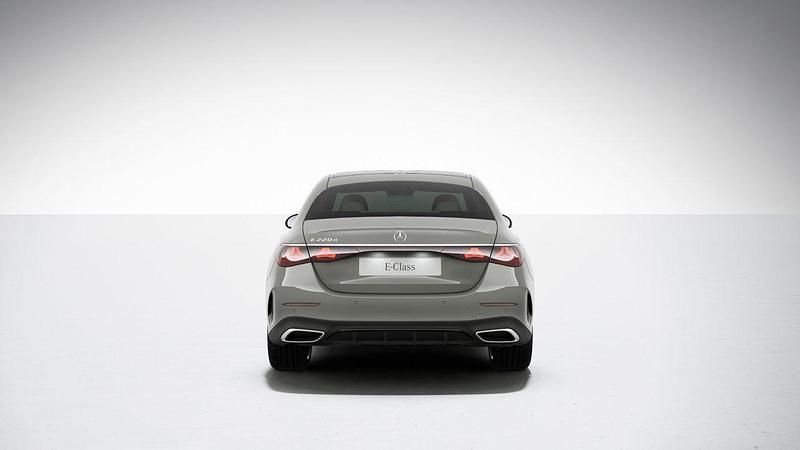 Nuevo Mercedes E220 197 CV (144 kW) 2025 Negro Berlina