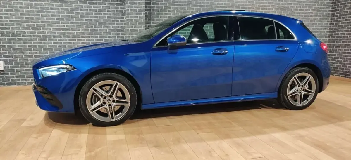Usado Mercedes A250 Advanced 218 CV (160 kW) 2025 Azul Utilitario