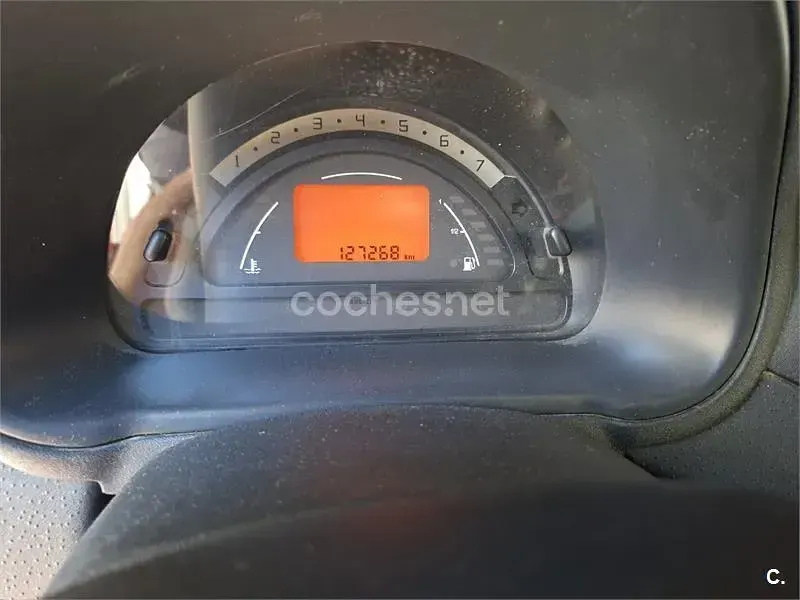 Usado Citroën C3 61 CV (44 kW) 2003 Granate Berlina
