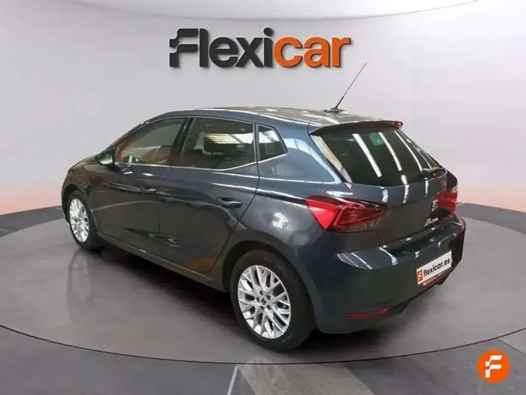 Usado Seat Ibiza 116 CV (85 kW) 2024 Gris Utilitario
