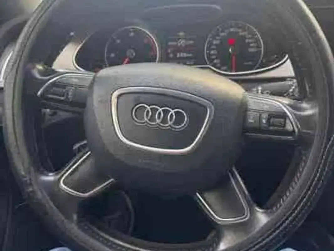 Usado Audi A4 Premium 120 CV (88 kW) 2013 Gris Familiar