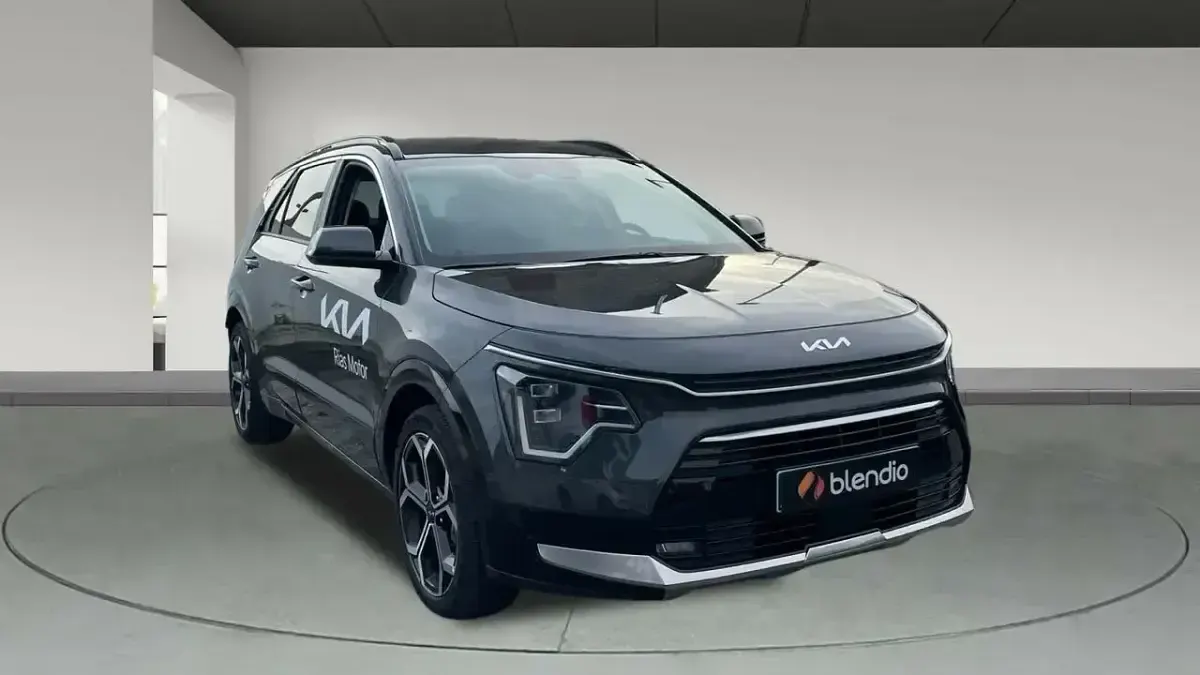 Usado Kia Niro 141 CV (103 kW) 2024 Gris SUV