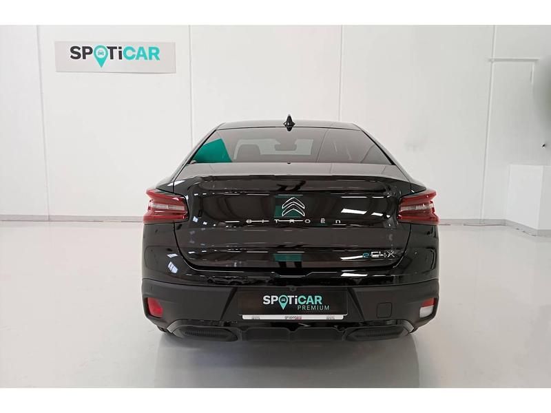 Usado Citroën e-C4 Shine 100 kW (136 CV) 2023 Negro Berlina