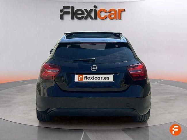 Usado Mercedes A180 Style 109 CV (80 kW) 2016 Negro Utilitario