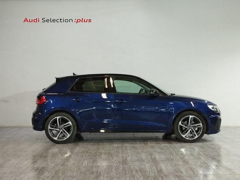 Usado Audi A1 Black Edition 116 CV (85 kW) 2025 Azul SUV