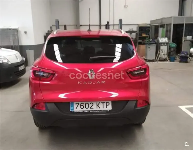 Usado Renault Kadjar LIMITED 110 CV (80 kW) 2019 Rojo SUV