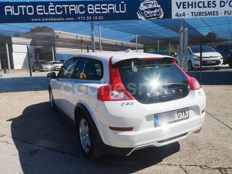 Usado Volvo C30 Momentum 109 CV (80 kW) 2010 Blanco Utilitario