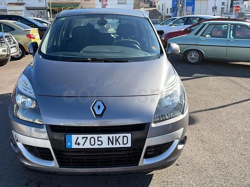 Usado Renault Mégane Authentique 100 CV (73 kW) 2010 Gris / plata Berlina
