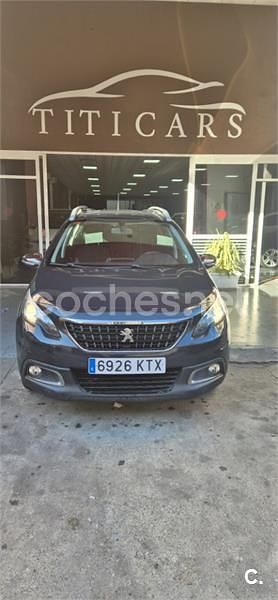Negro Usado 2019 Peugeot 2008 Signature Sky SUV | 8000 € (Super precio) - Imagen 1/4