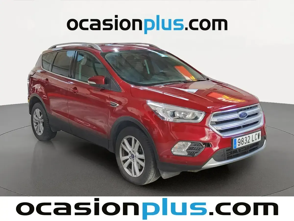 Usado Ford Kuga Trend+ 120 CV (88 kW) 2019 Rojo SUV