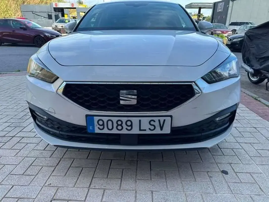 Usado Seat Leon ST Reference 116 CV (85 kW) 2021 Blanco Familiar
