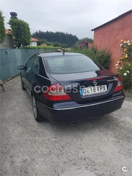 Usado Mercedes CLK200 Avantgarde 163 CV (119 kW) 2007 Azul Coupe