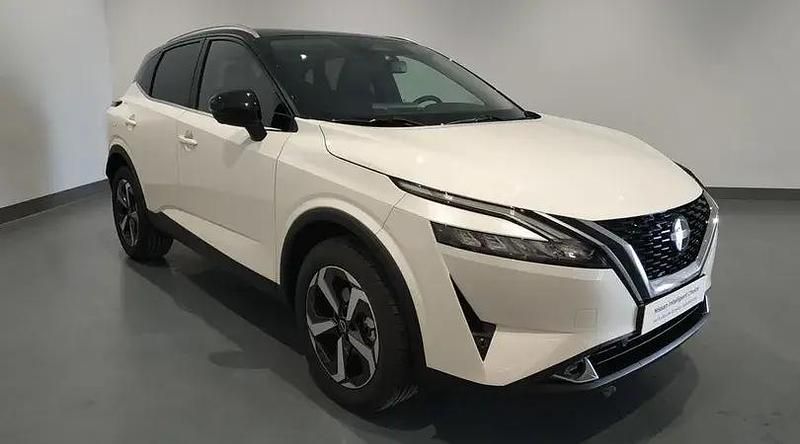 Usado Nissan Qashqai N-Connecta 140 CV (102 kW) 2022 Lunar white con techo midnight SUV