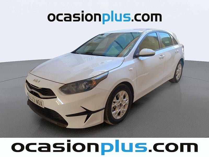 Blanco Usado 2023 Kia Ceed Utilitario | 15.900 € (Super precio) - Imagen 1/4