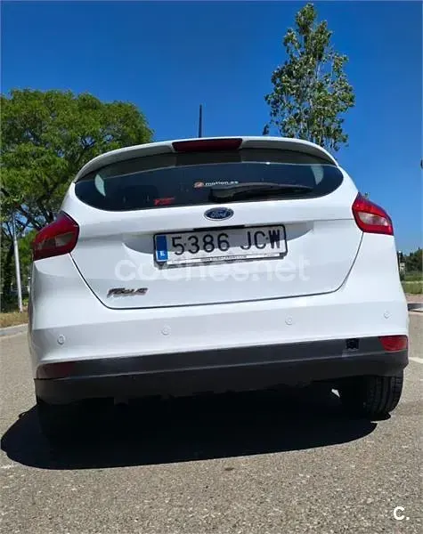 Usado Ford Focus Titanium 115 CV (84 kW) 2015 Blanco Berlina