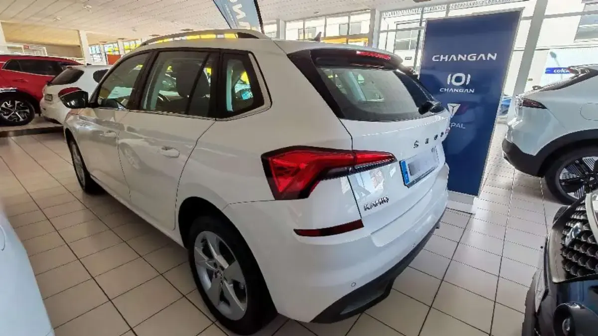 Usado Skoda Kamiq Ambition 116 CV (85 kW) 2020 Blanco SUV