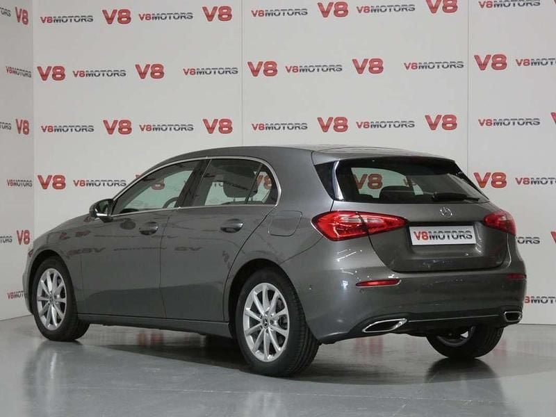Usado Mercedes A200 150 CV (110 kW) 2019 Gris Utilitario