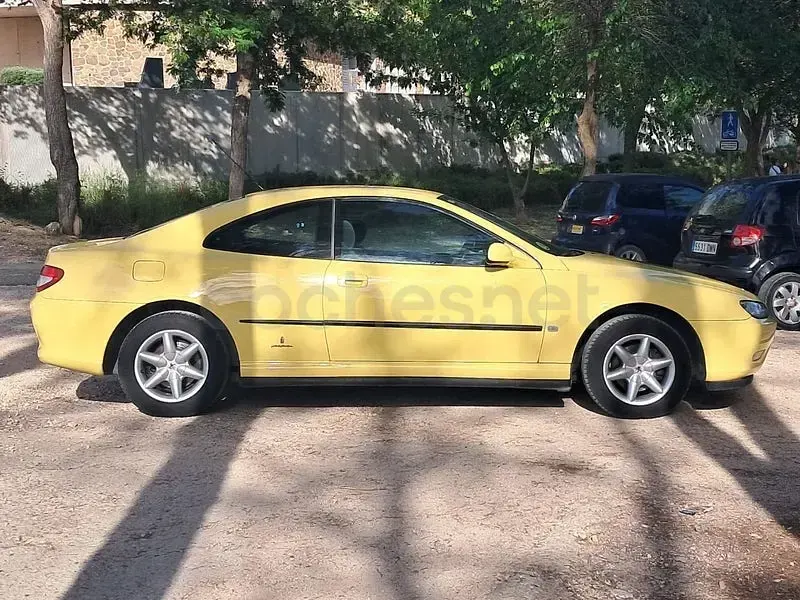 Usado Peugeot 406 Coupe 138 CV (101 kW) 2000 Amarillo Coupe