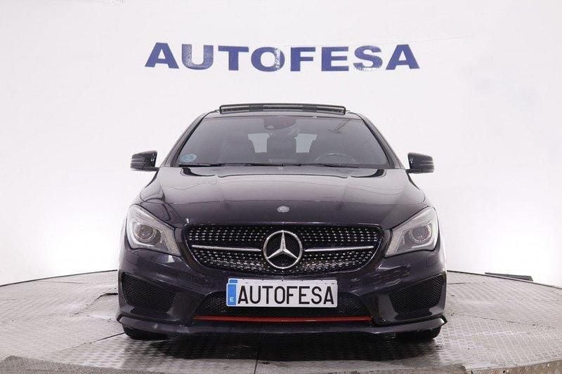 Usado Mercedes CLA250 AMG line 211 CV (155 kW) 2015 Violeta Berlina
