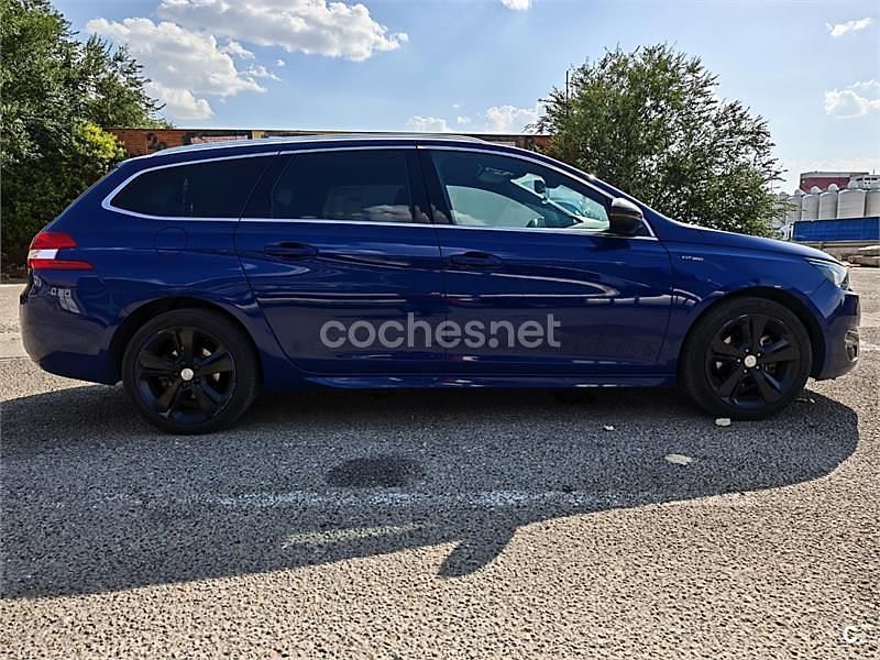 Usado Peugeot 308 SW GT-line 130 CV (95 kW) 2016 Azul Familiar