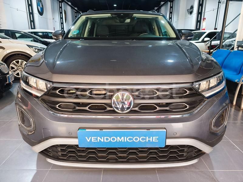 Gris / plata Usado 2023 VW T-Roc Life SUV | 14.990 € - Imagen 1/4