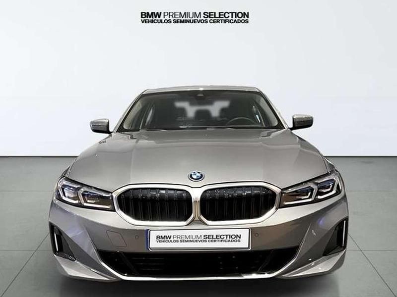 Gris Usado 2024 BMW 320e Berlina | 41.900 € (Un poco caro) - Imagen 1/4
