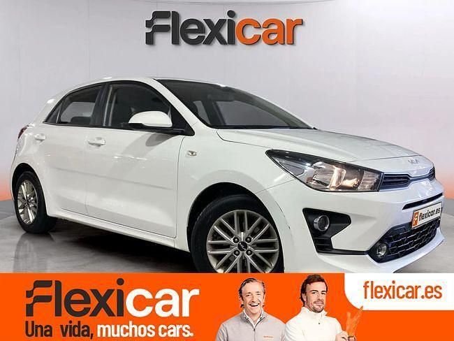 Blanco Usado 2022 Kia Rio Berlina | 11.990 € (Precio justo) - Imagen 1/4