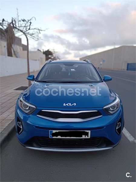 Usado Kia Stonic 84 CV (61 kW) 2022 Azul SUV