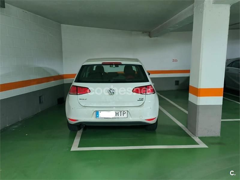 Usado VW Golf VII 105 CV (77 kW) 2013 Blanco Berlina